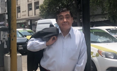 Carlos Bonavides, ante la falta de empleo, ya trabaja en las calles